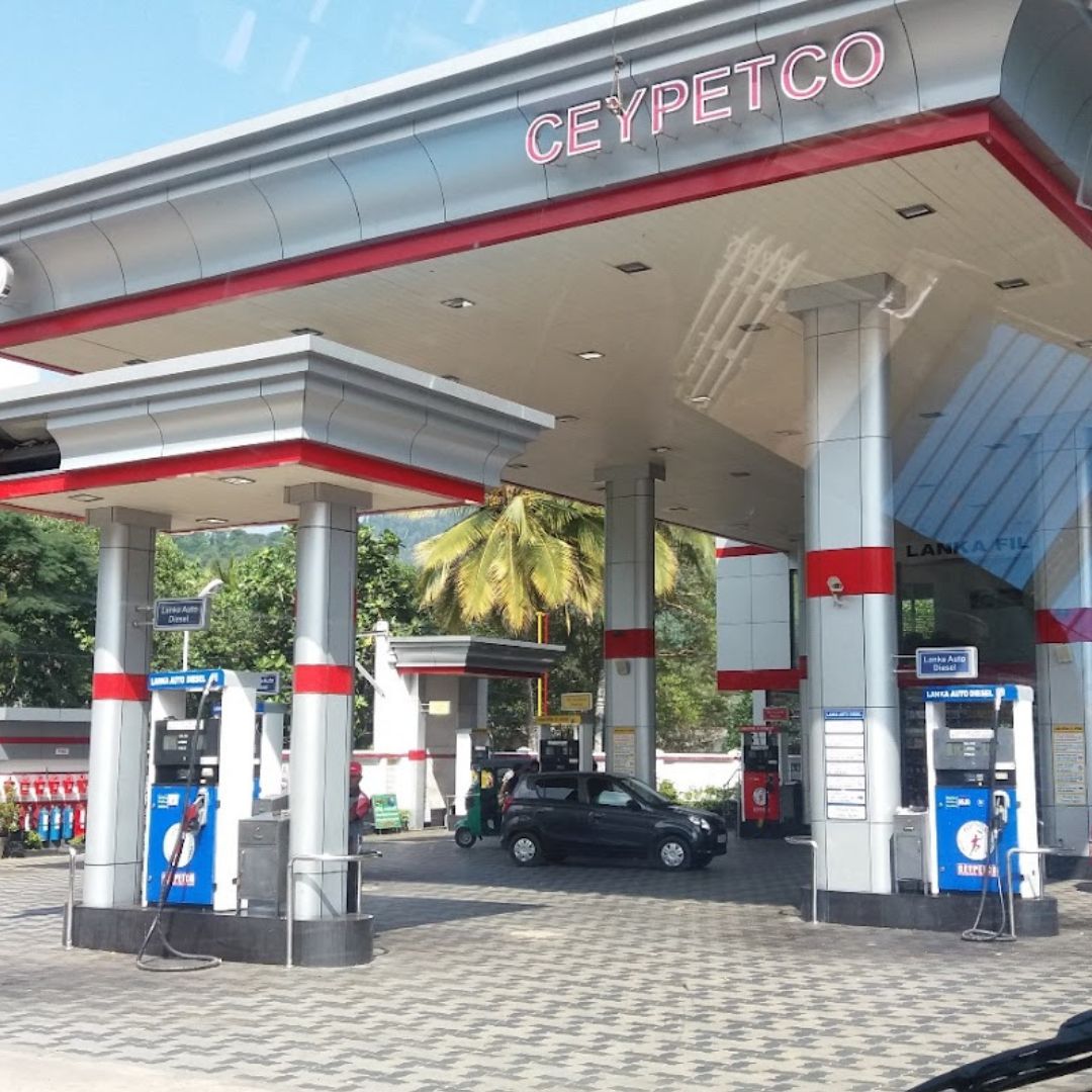 10 Types of Sri Lankans in Petrol Queues Yamu.lk